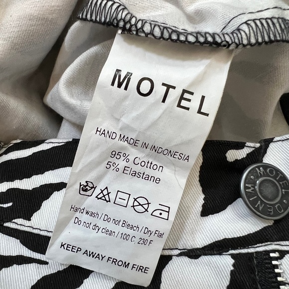 MOTEL ROCKS Woven Trouser in 90s Zebra | XS - Picture 8 of 9
